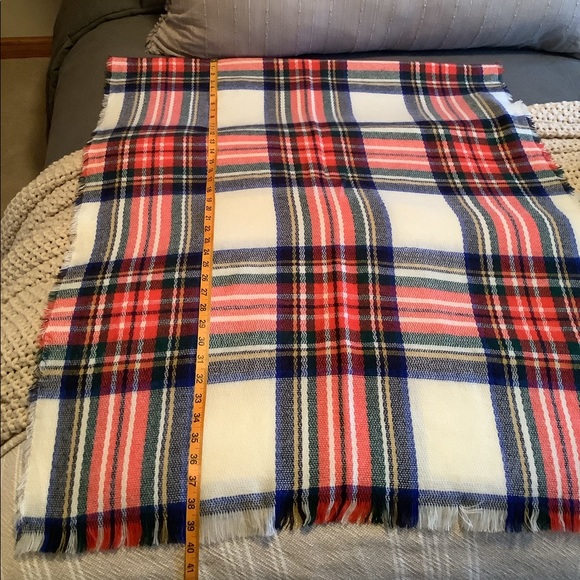 Winter White Plaid Scarf - Picture 5 of 6